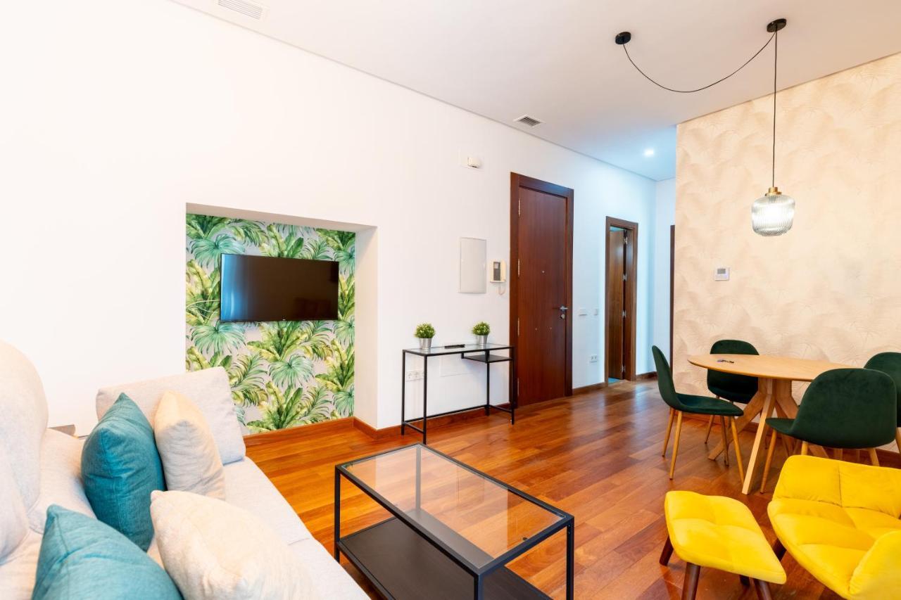 Ry Aparcamiento Incluido Junto A Catedral Ideal Parejas Sevilla Exterior foto